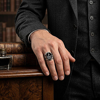 Gümüş Vav Elif Mineli İsimli Erkek Yüzük - Kamer Gümüş